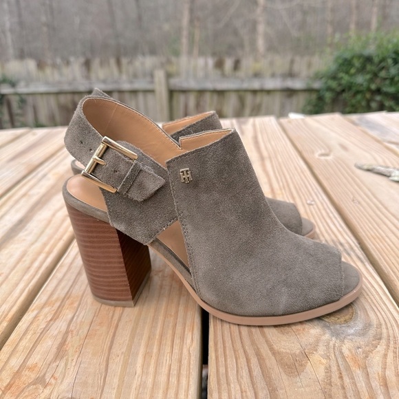 Tommy Hilfiger Olive Green Suede TW Peppy Peep Toe Stacked Heel Ankle Sandals - Picture 1 of 8